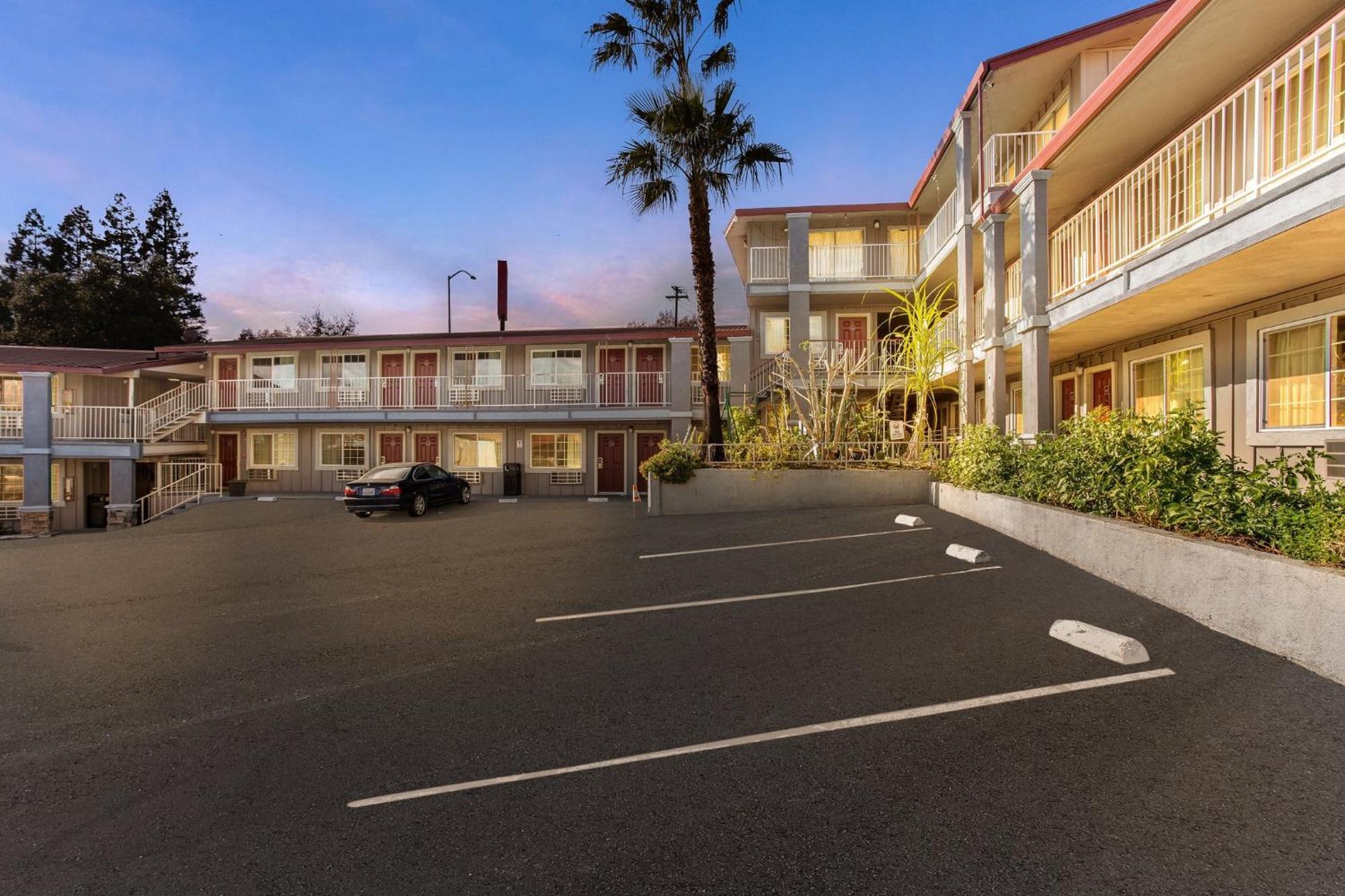 Red Roof Inn Redding Esterno foto